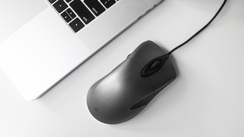 Cách tắt chuột cảm ứng trên laptop khi liên kết với chuột rời