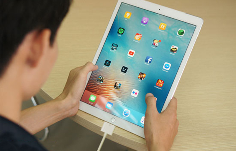 Vừa dùng vừa sạc iPad khiến tuổi thọ pin giảm